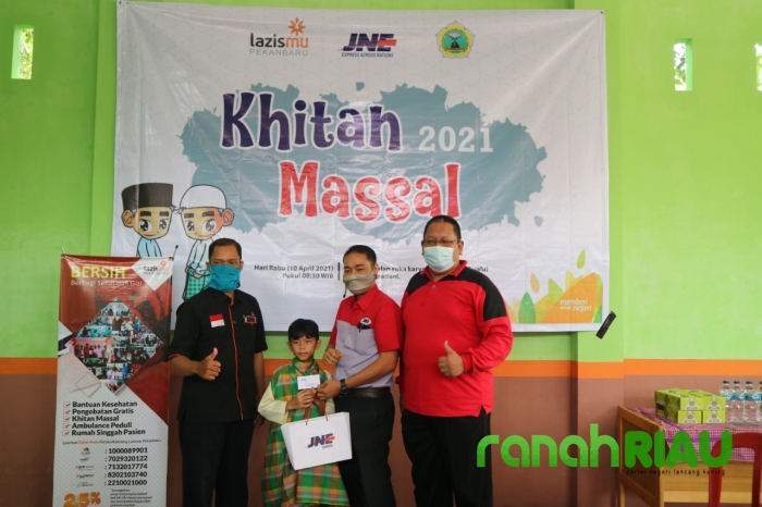 Bersama JNE Pekanbaru, Lazismu Pekanbaru gelar Khitanan Massal untuk Anak kurang mampu